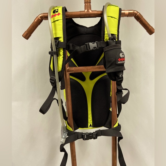 NWT Geigerrig RIG 500 Pressurized Hydration Pack - Picture 3 of 6